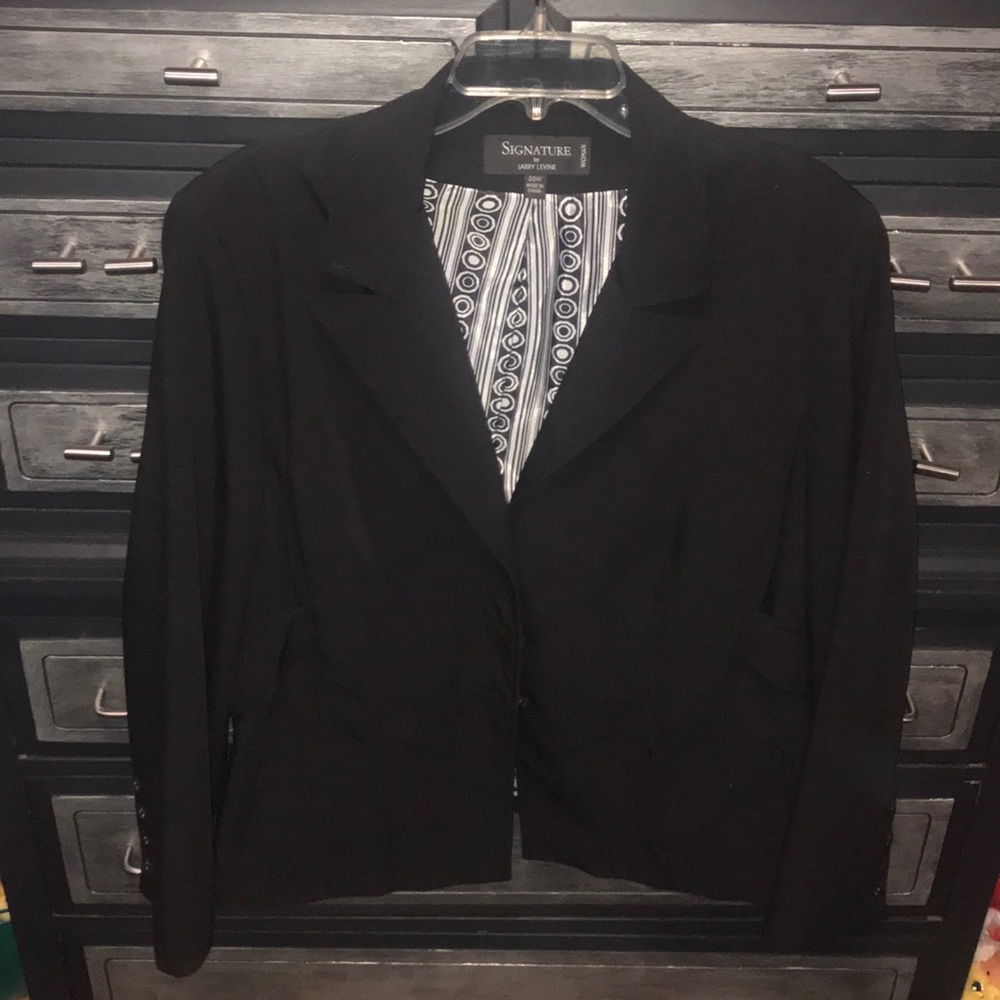 Signature by Larry Levine black 3 button blazer